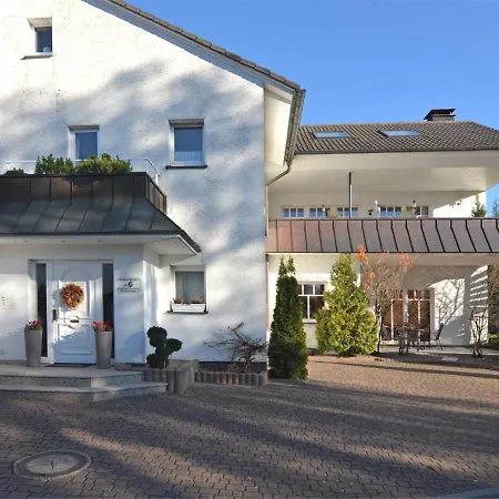 Stilvolle In Mit Eigener Terrasse *