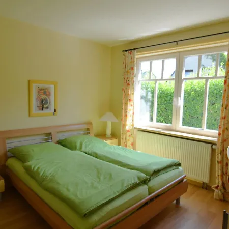 Stilvolle In Mit Eigener Terrasse Appartement Madfeld