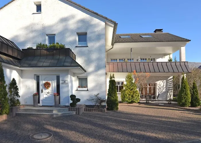 Stilvolle In Mit Eigener Terrasse *